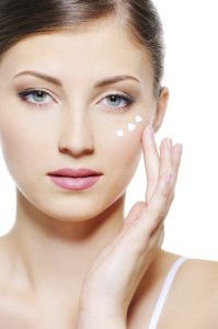 How To Apply An Eye Crème By Beauty Salon Scarborough  - Call Us On 0404 072 462